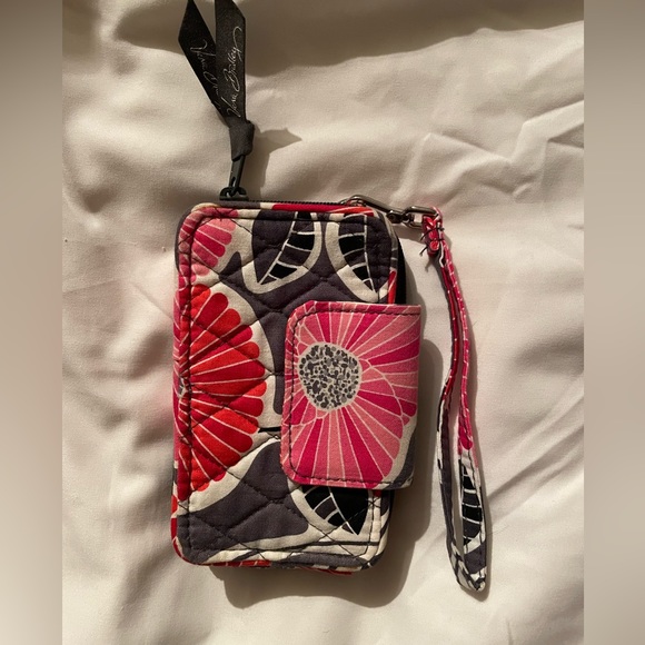 NWT Vera Bradley Smartphone Wristlet 2.0 in Cherry Blossoms - Picture 1 of 5